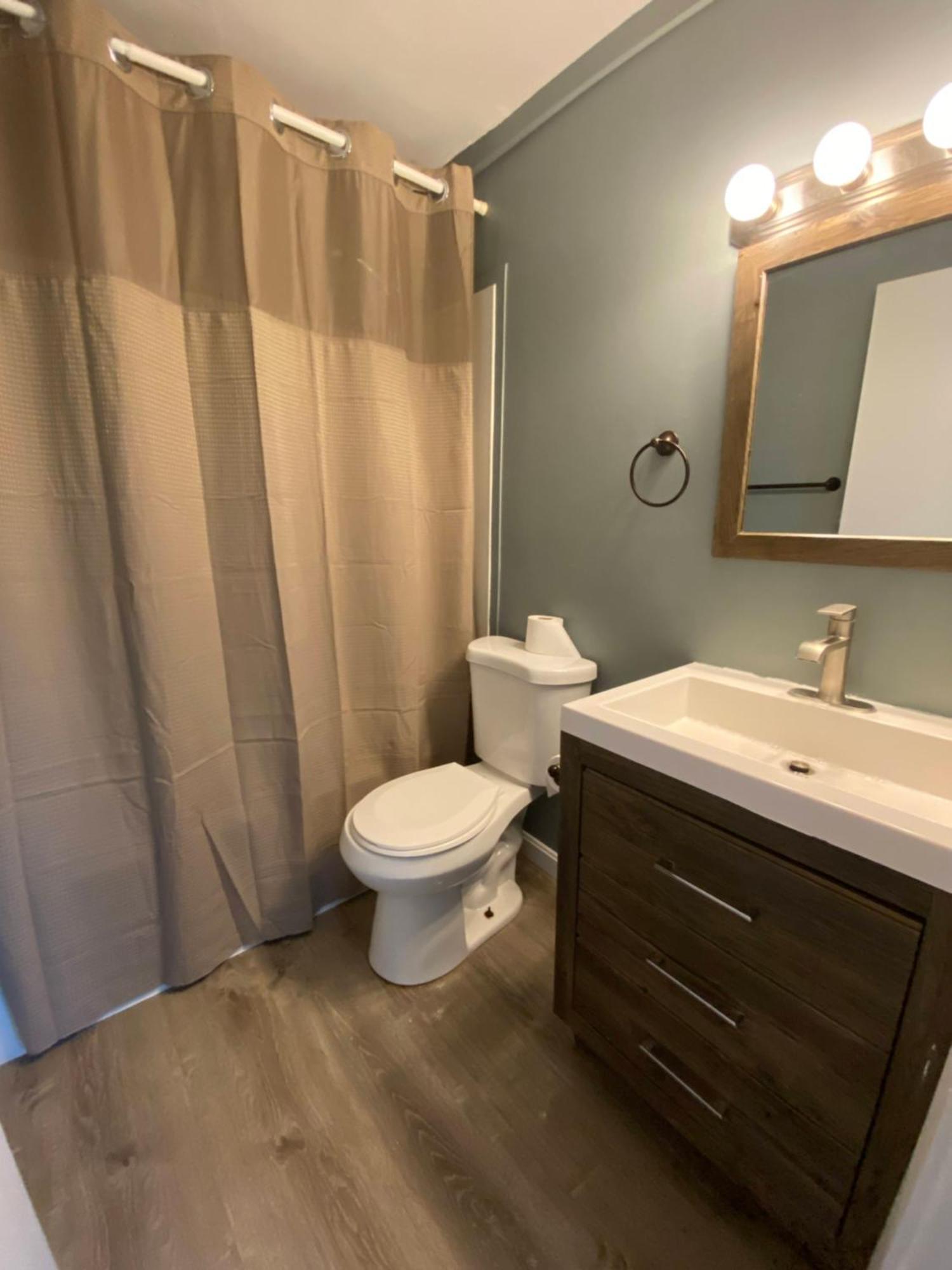 המפטון 23 B St Apartments מראה חיצוני תמונה